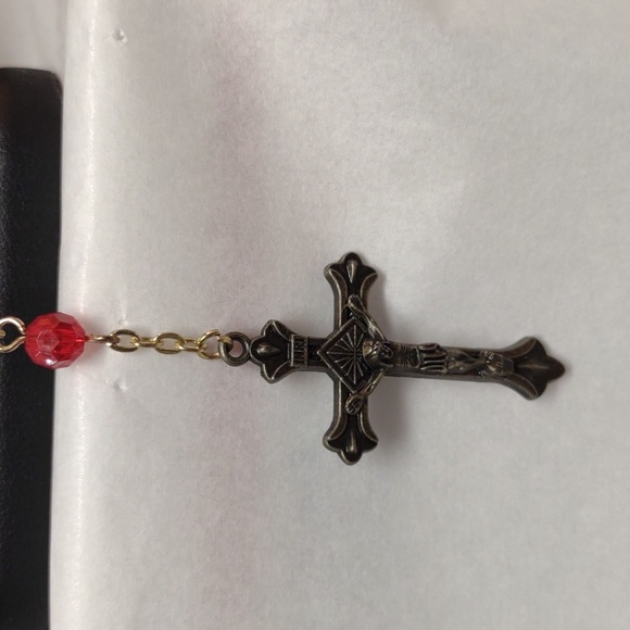 Vintage red rosary - Picture 3 of 5